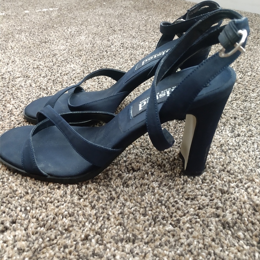 Navy blue heels